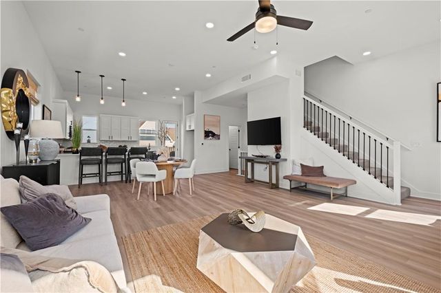 453 SW Longview Boulevard, Lee's Summit, MO 64081