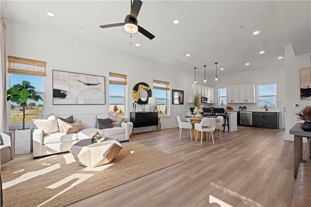 453 SW Longview Boulevard, Lee's Summit, MO 64081