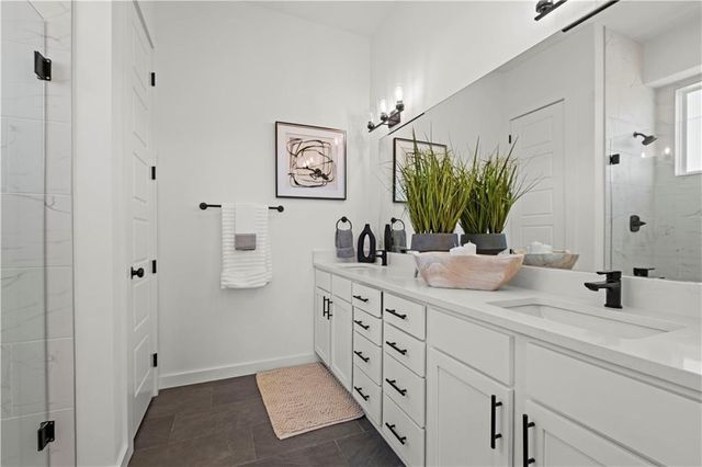 453 SW Longview Boulevard, Lee's Summit, MO 64081
