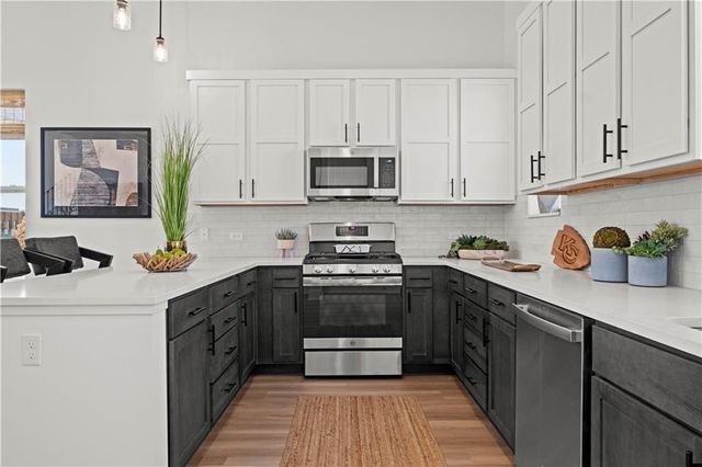 453 SW Longview Boulevard, Lee's Summit, MO 64081