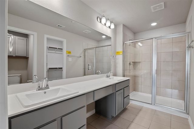 2303 Seven Oaks Boulevard 13, Tomball, TX 77375