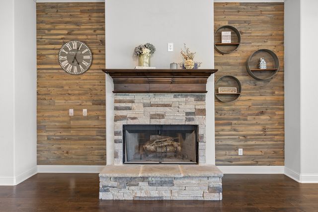 1094 Hesselridge Drive, Hewitt, TX 76643