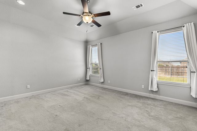 1094 Hesselridge Drive, Hewitt, TX 76643