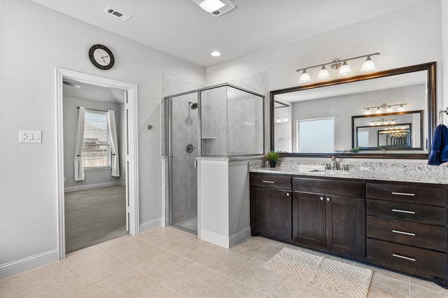 1094 Hesselridge Drive, Hewitt, TX 76643