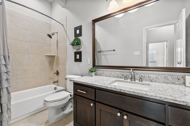 1094 Hesselridge Drive, Hewitt, TX 76643