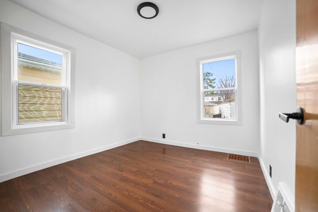 5152 Washburn Avenue N, Minneapolis, MN 55430