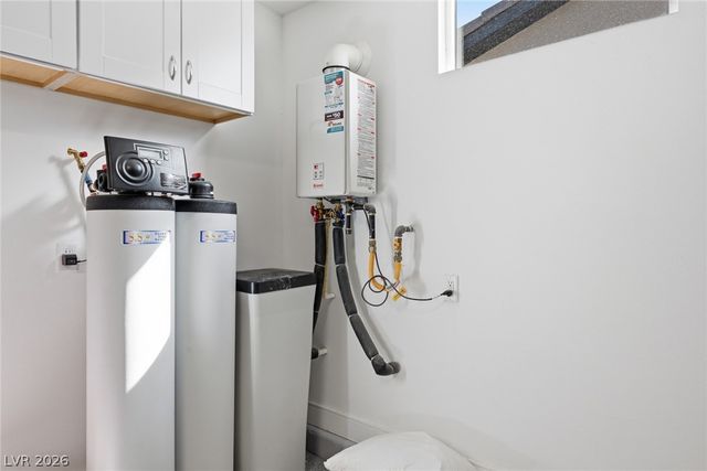 14 Sun Mirage Avenue, Henderson, NV 89011