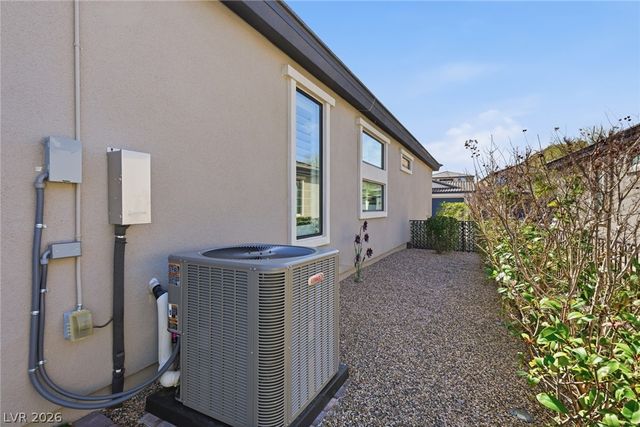 14 Sun Mirage Avenue, Henderson, NV 89011