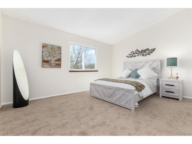 8824 W Ontario Ave, Littleton, CO 80128