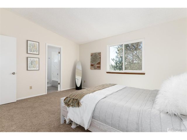 8824 W Ontario Ave, Littleton, CO 80128