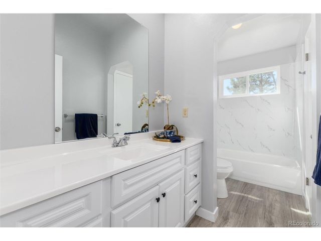 8824 W Ontario Ave, Littleton, CO 80128