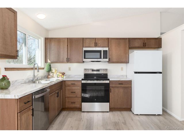 8824 W Ontario Ave, Littleton, CO 80128