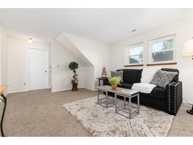 8824 W Ontario Ave, Littleton, CO 80128