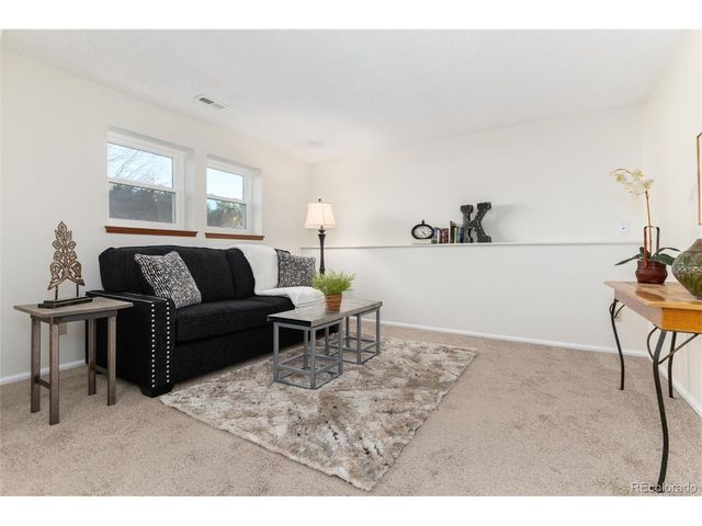 8824 W Ontario Ave, Littleton, CO 80128