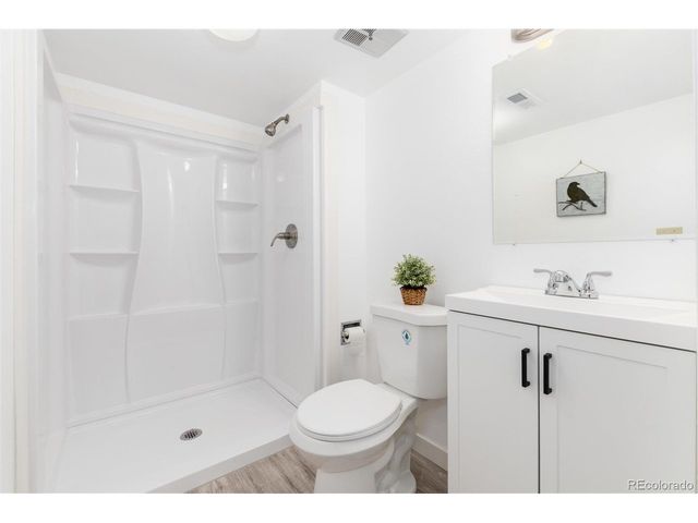 8824 W Ontario Ave, Littleton, CO 80128