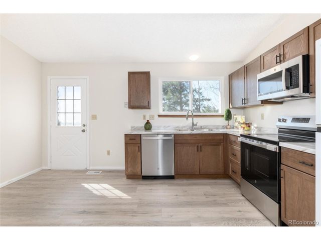 8824 W Ontario Ave, Littleton, CO 80128