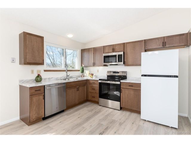 8824 W Ontario Ave, Littleton, CO 80128