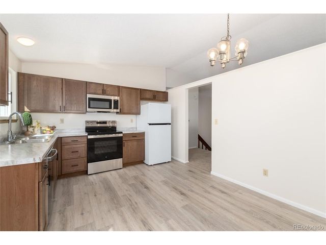 8824 W Ontario Ave, Littleton, CO 80128