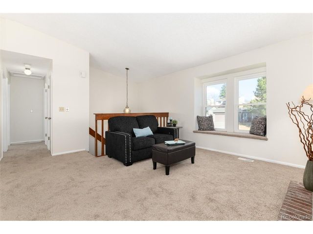 8824 W Ontario Ave, Littleton, CO 80128