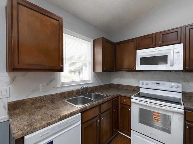 16 Huntcliff Drive, Cartersville, GA 30121