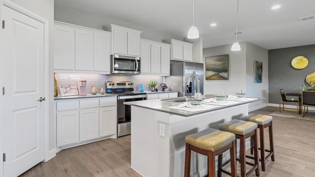 441 LIVINGSTON Drive, Desoto, TX 75115