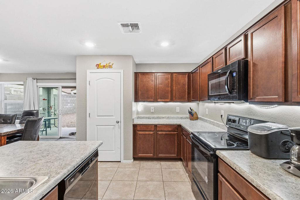 Image 3 of property listing at 19888 W JACKSON Street, Buckeye, AZ 85326