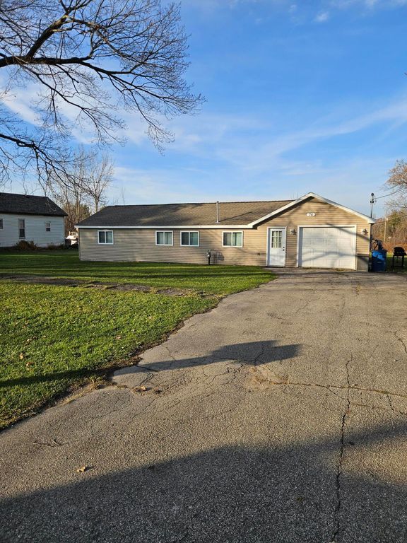 74 W Grand Street, Piersnvlg-piersn Twp, MI 49339