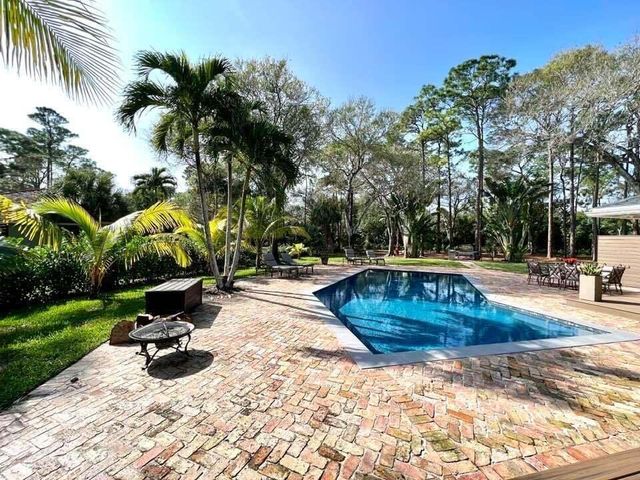 14256 Greentree Trail, Wellington, FL 33414