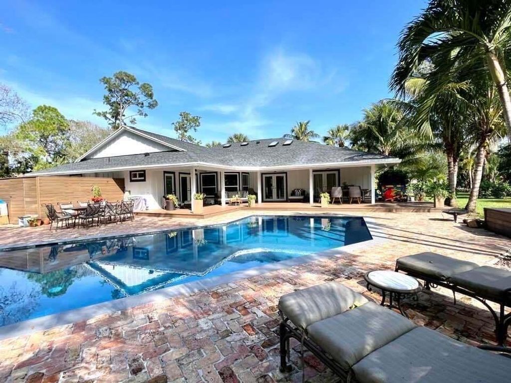 14256 Greentree Trail, Wellington, FL 33414