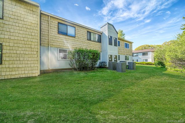 197 N Pointe Circle 197, Coram, NY 11727