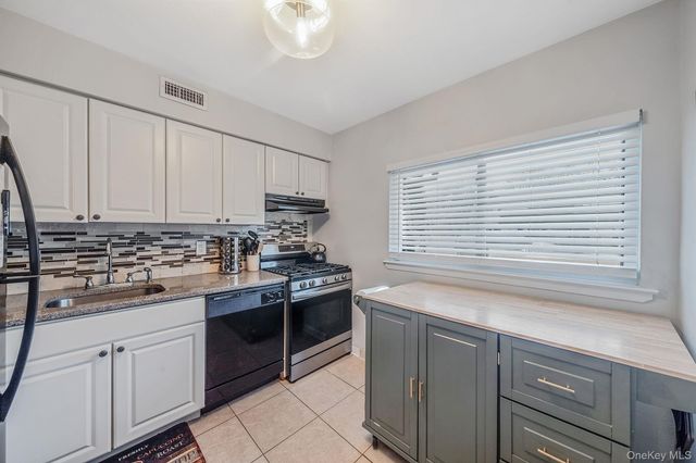 197 N Pointe Circle 197, Coram, NY 11727