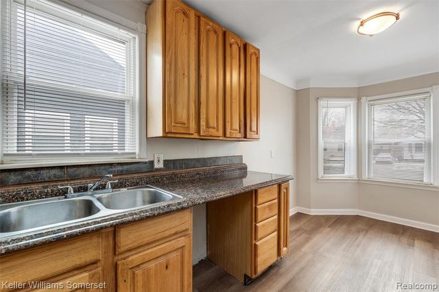 19163 Kenosha Street, Harper Woods, MI 48225