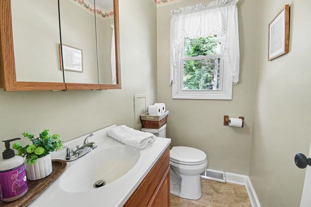 8137 Hearthway Avenue, Jenison, MI 49428