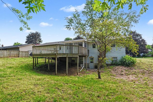 8137 Hearthway Avenue, Jenison, MI 49428
