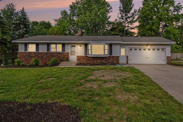 8137 Hearthway Avenue, Jenison, MI 49428