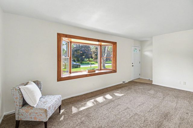 8137 Hearthway Avenue, Jenison, MI 49428