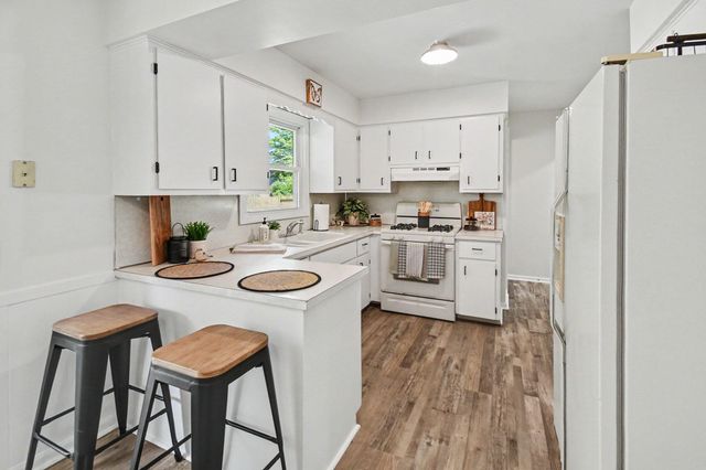 8137 Hearthway Avenue, Jenison, MI 49428
