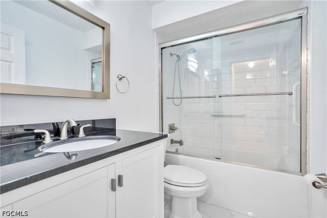 203 SE 15th PL 214, Cape Coral, FL 33990