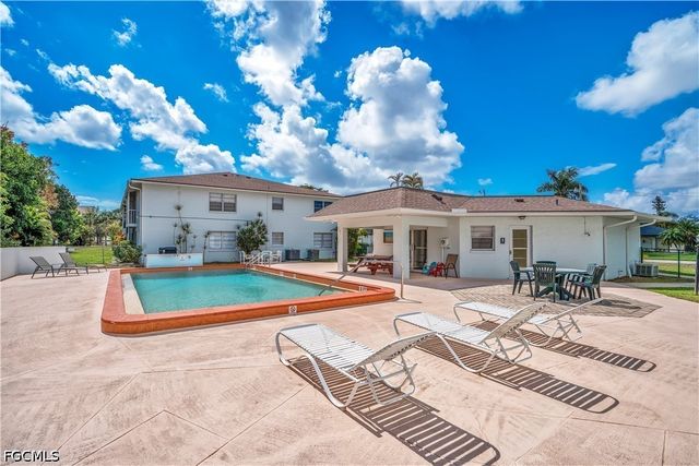 203 SE 15th PL 214, Cape Coral, FL 33990