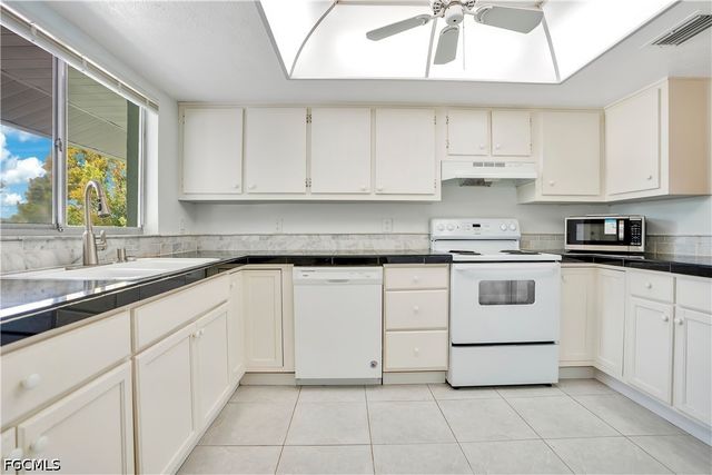 203 SE 15th PL 214, Cape Coral, FL 33990