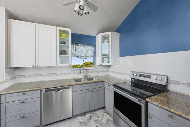 22513 Bay Point Drive, Galveston, TX 77554