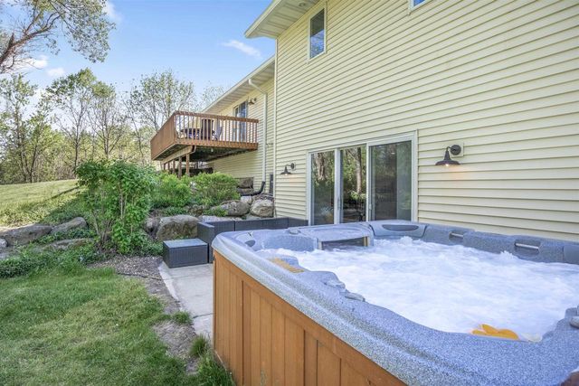 105 Weynand Road, Merrimac, WI 53561
