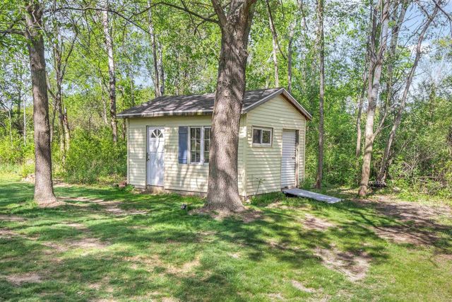 105 Weynand Road, Merrimac, WI 53561