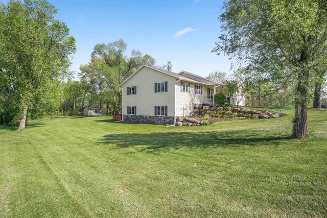 105 Weynand Road, Merrimac, WI 53561
