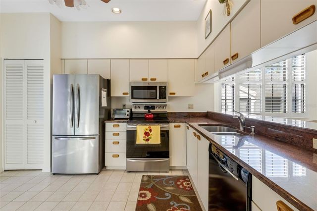 5531 HAMPSTEAD HEATH 44, Sarasota, FL 34235