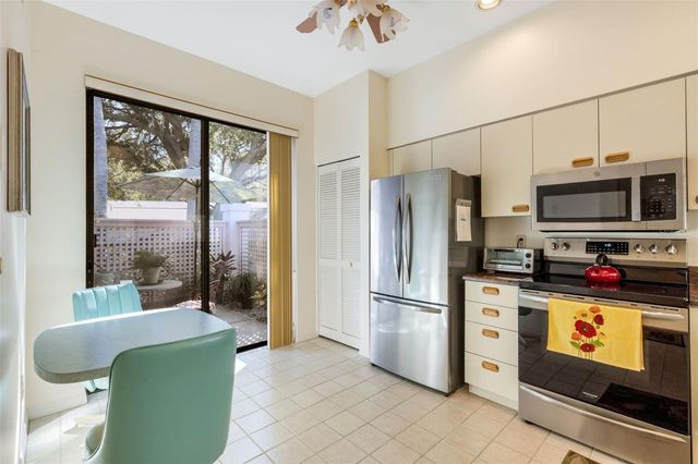 5531 HAMPSTEAD HEATH 44, Sarasota, FL 34235