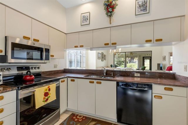 5531 HAMPSTEAD HEATH 44, Sarasota, FL 34235