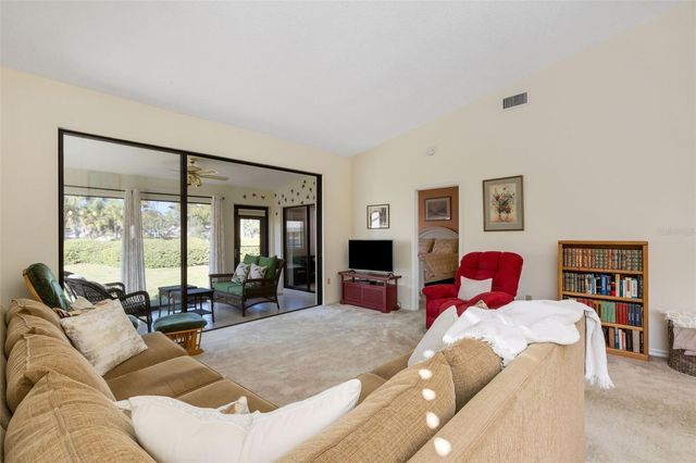 5531 HAMPSTEAD HEATH 44, Sarasota, FL 34235