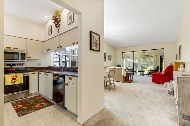 5531 HAMPSTEAD HEATH 44, Sarasota, FL 34235