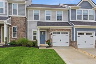 1048 Mountain View Dr, Thompsons Station, TN 37179